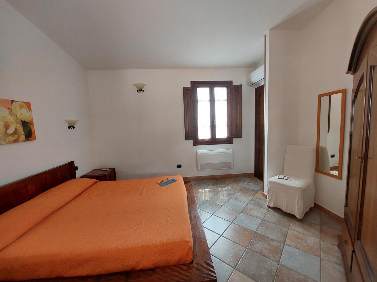 Hotel La Corte Rosada Villasimius Exterior foto