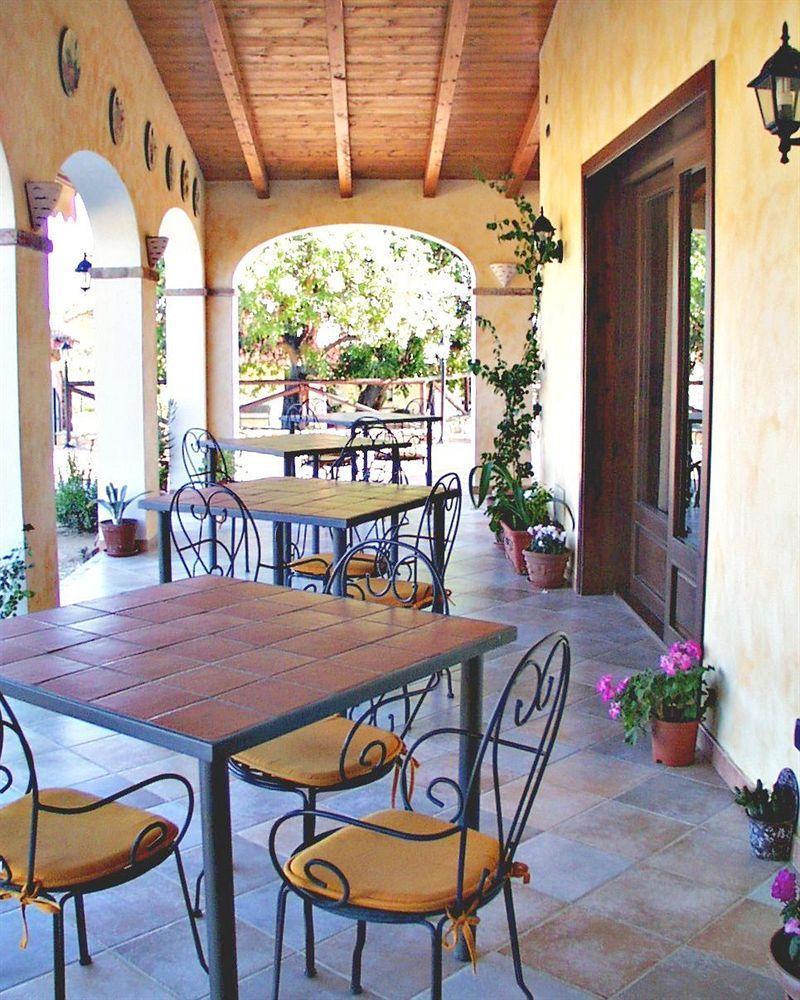 Hotel La Corte Rosada Villasimius Exterior foto