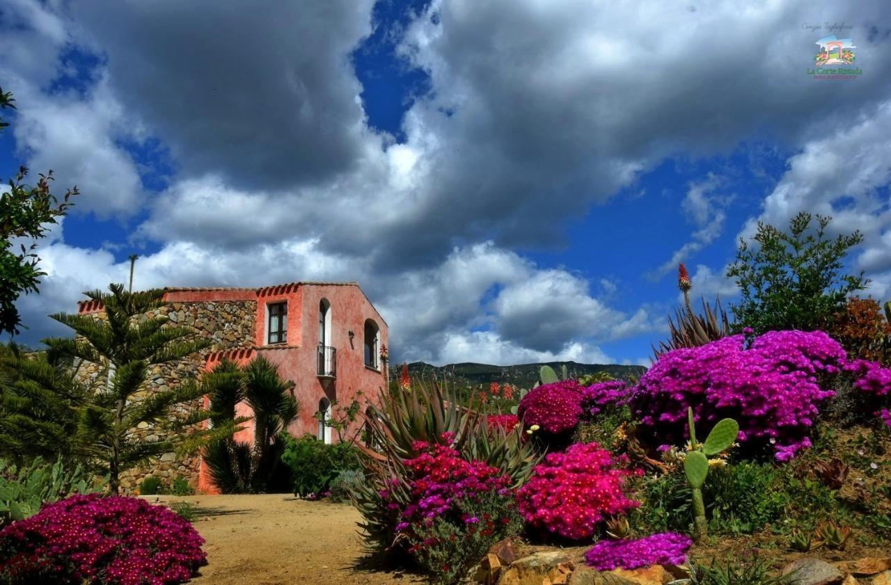 Hotel La Corte Rosada Villasimius Exterior foto