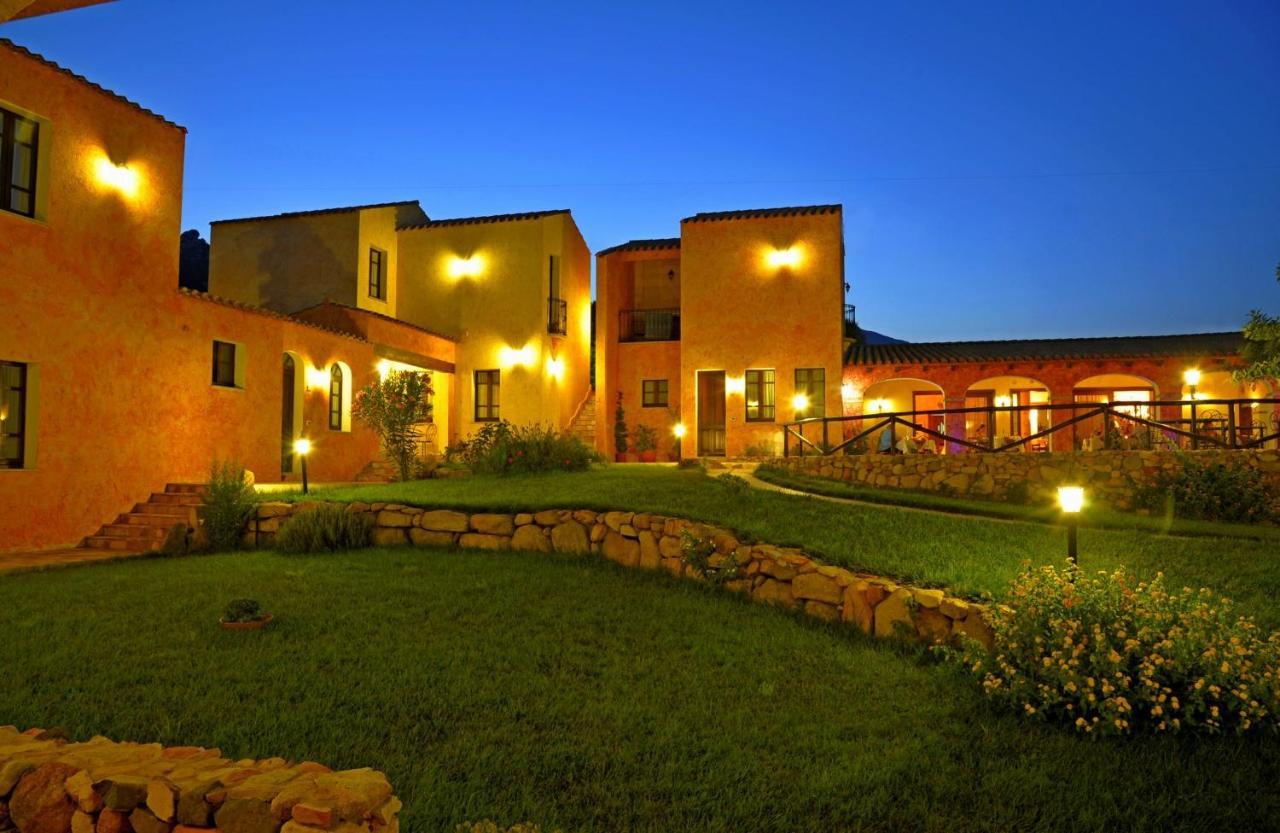 Hotel La Corte Rosada Villasimius Exterior foto